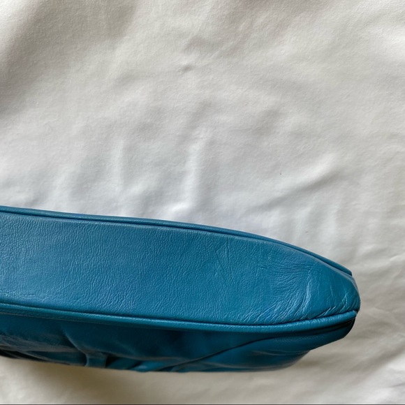 Vtg 80’s blue leather clutch purse. - Picture 5 of 7